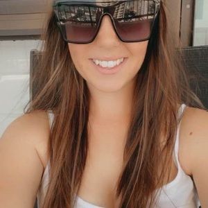 Meet your Posher, Makayla